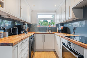Kitchen- click for photo gallery